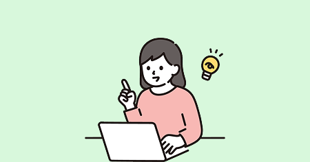 パソコン操作しながら良いことをひらめいた女性